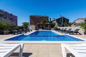 Family friendly apartments with a swimming pool Valbandon, Fazana - 2201